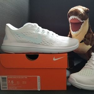 NEW Nike Women's Flex 2017 RN